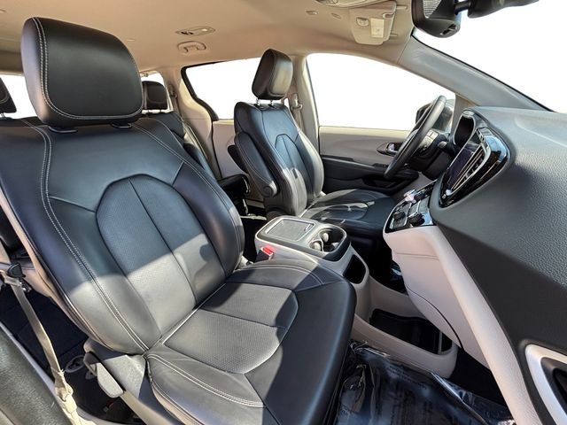 Used 2023 Gray Chrysler Touring L image 16