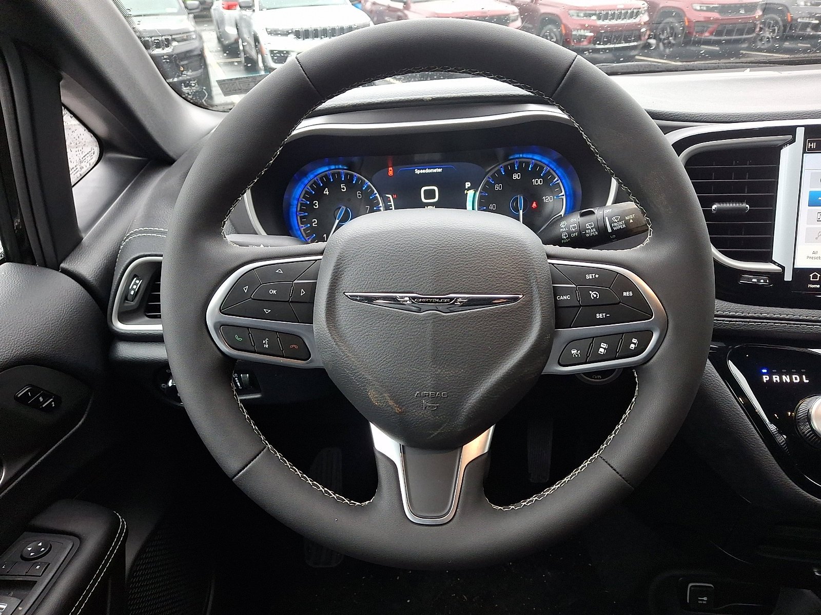 New 2026 Diamond Black Crystal Pearl-Coat Exterior Paint Chrysler Select image 15