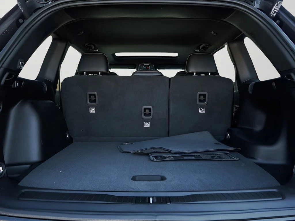 New 2026 Diamond Black Crystal Pearlcoat Jeep Altitude image 7