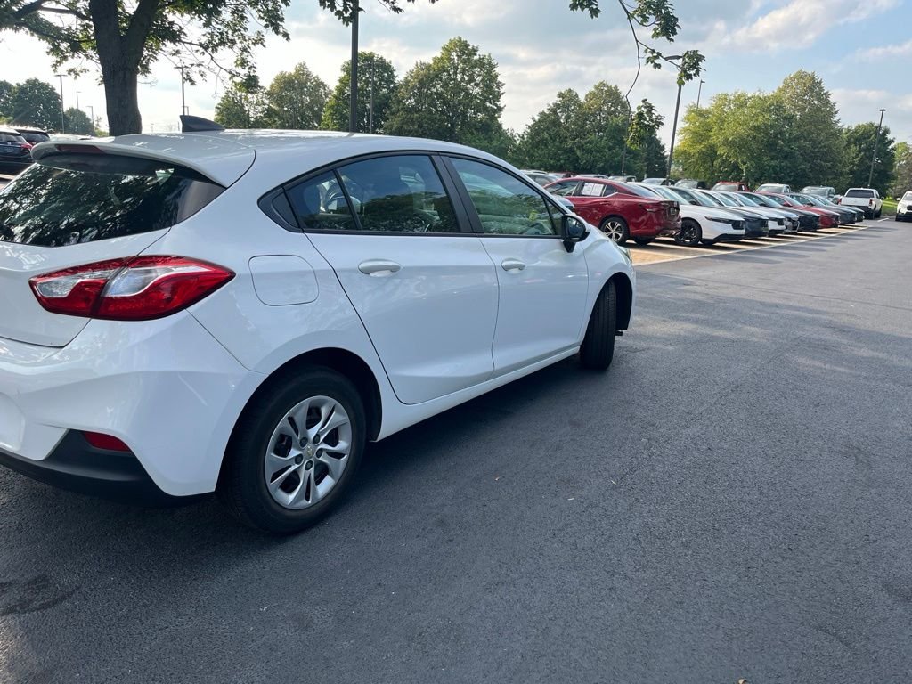 Used 2019 Summit White Chevrolet LS image 6