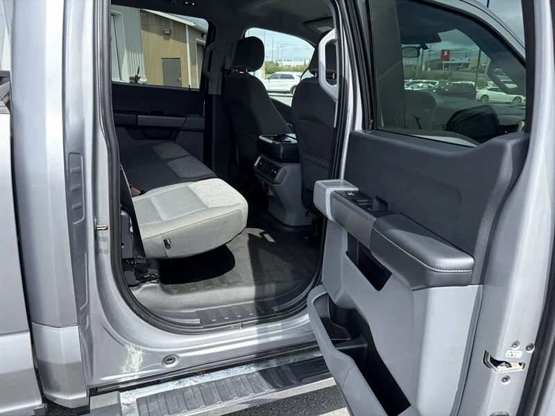 Used 2021 Silver Ford XLT image 14