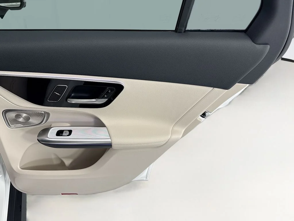 New 2026 White Mercedes-Benz GLC 300 image 26