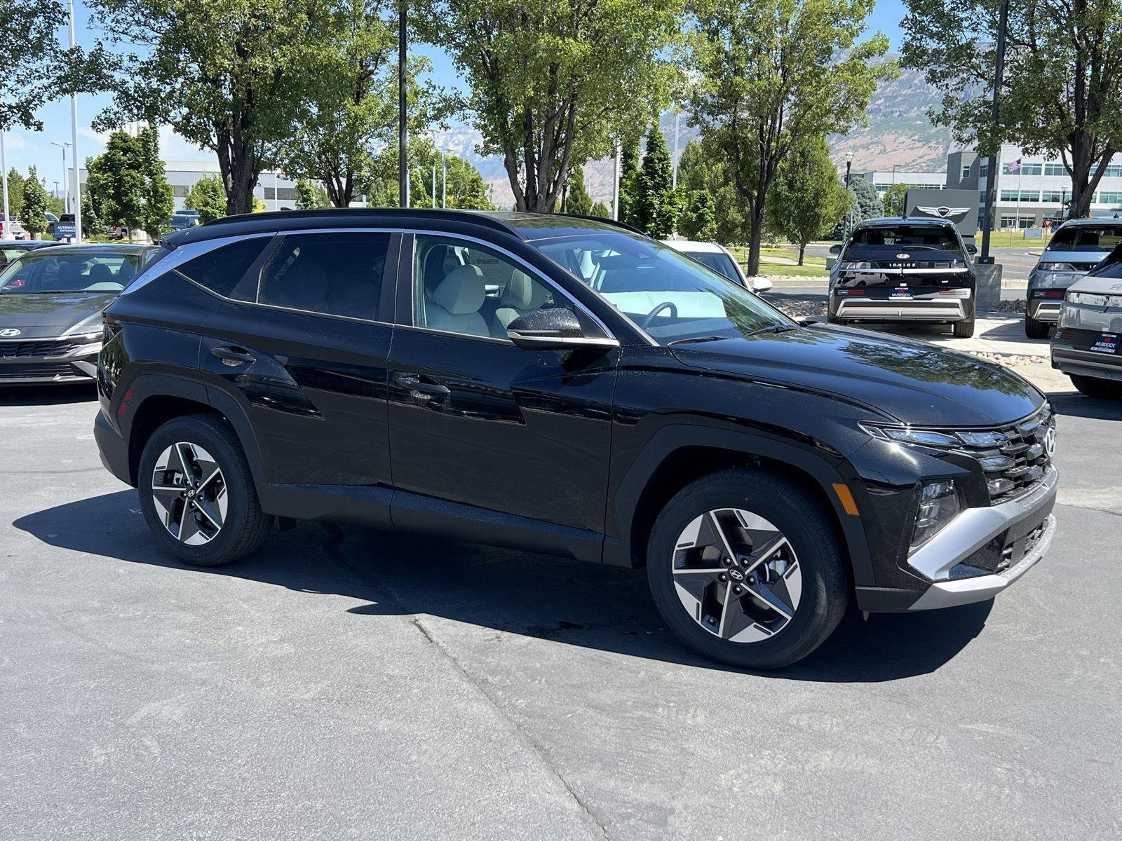 New 2026 Phantom Black Hyundai SEL Premium image 5
