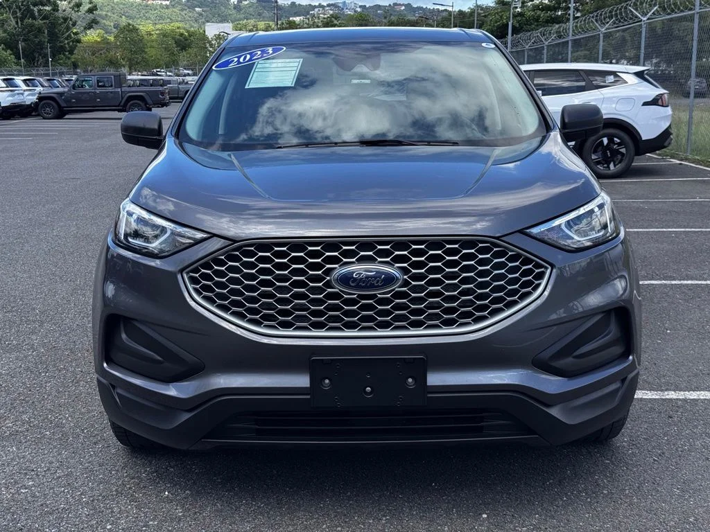 Used 2023  Ford SE image 3