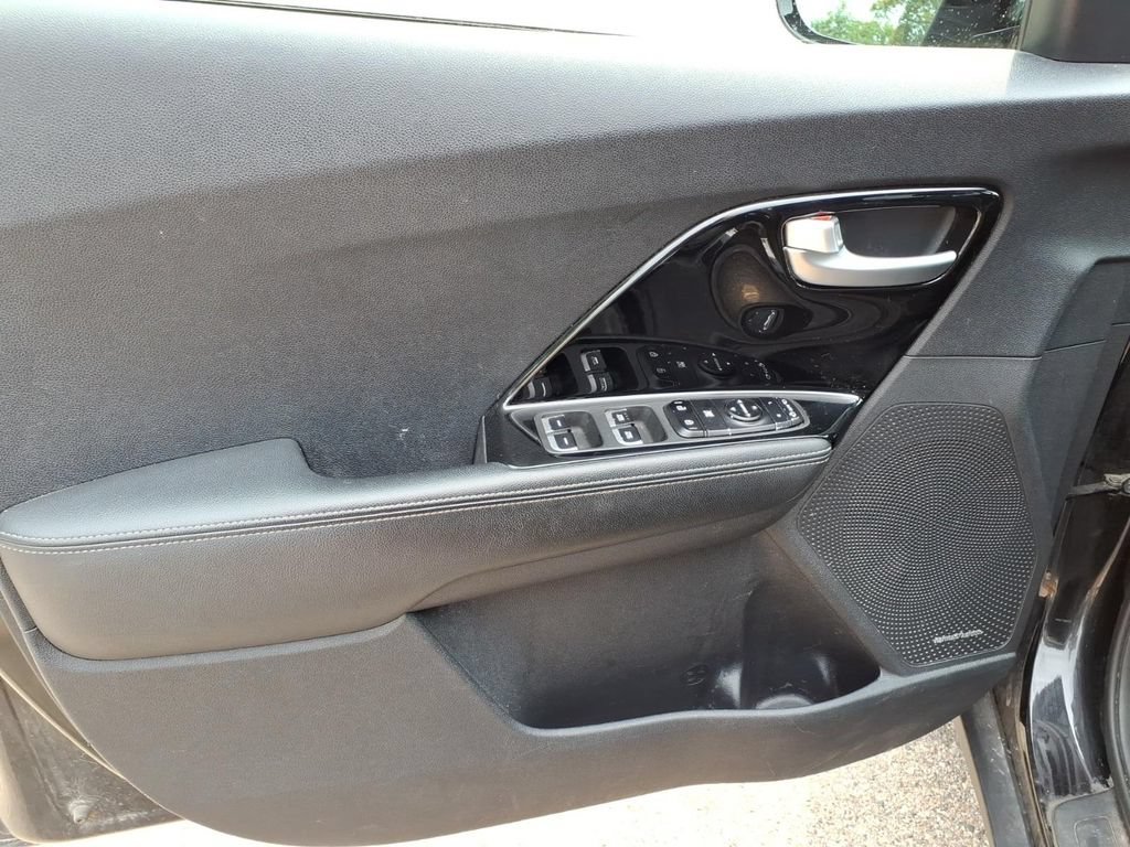 Used 2017 Black Kia EX image 12