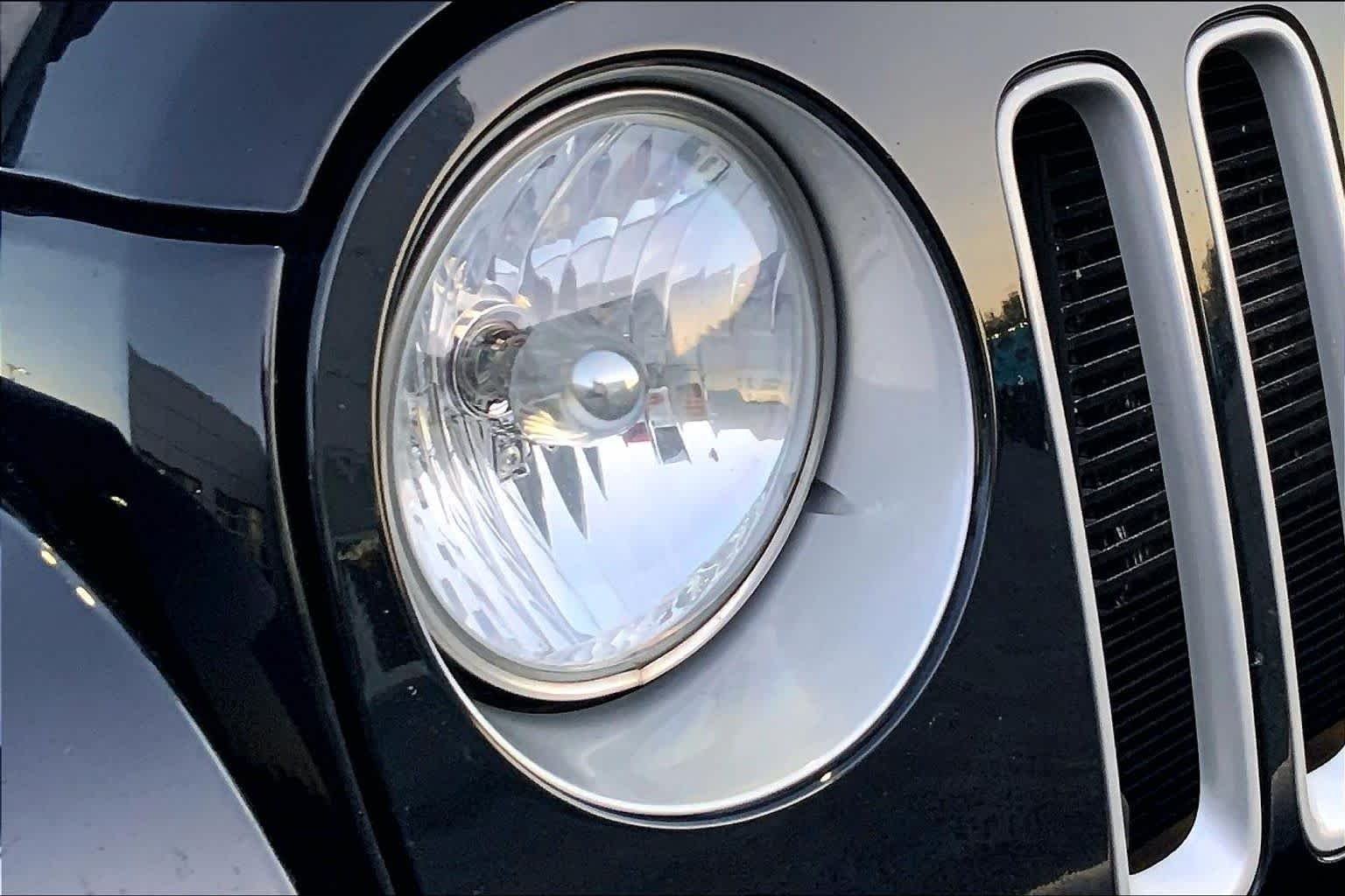 Used 2016 Black Clearcoat Jeep Sahara image 24