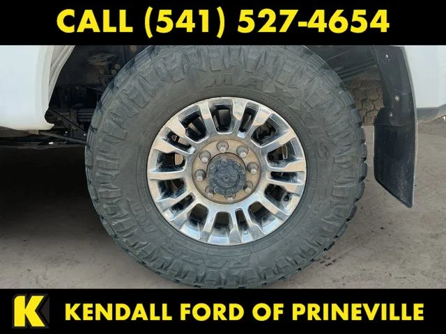 Used 2021 White Ford XLT image 9