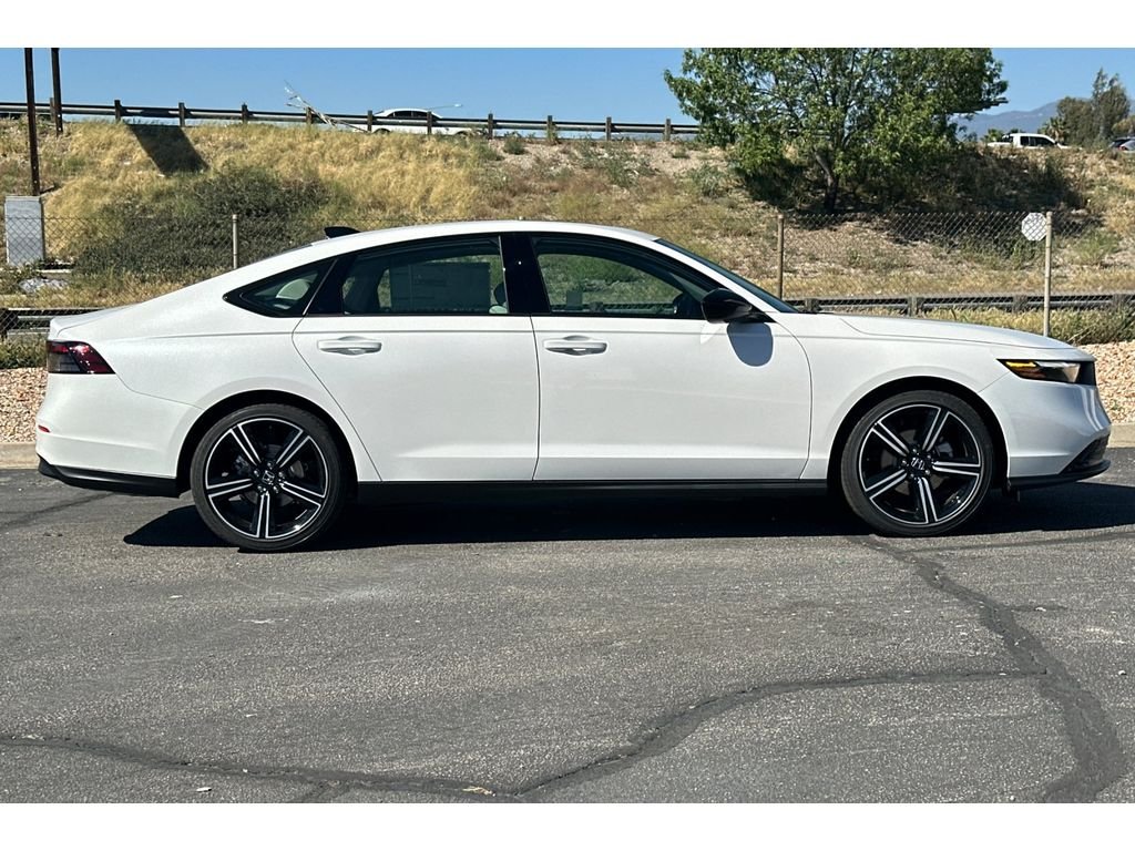New 2026 Platinum White Pearl Honda SE image 3