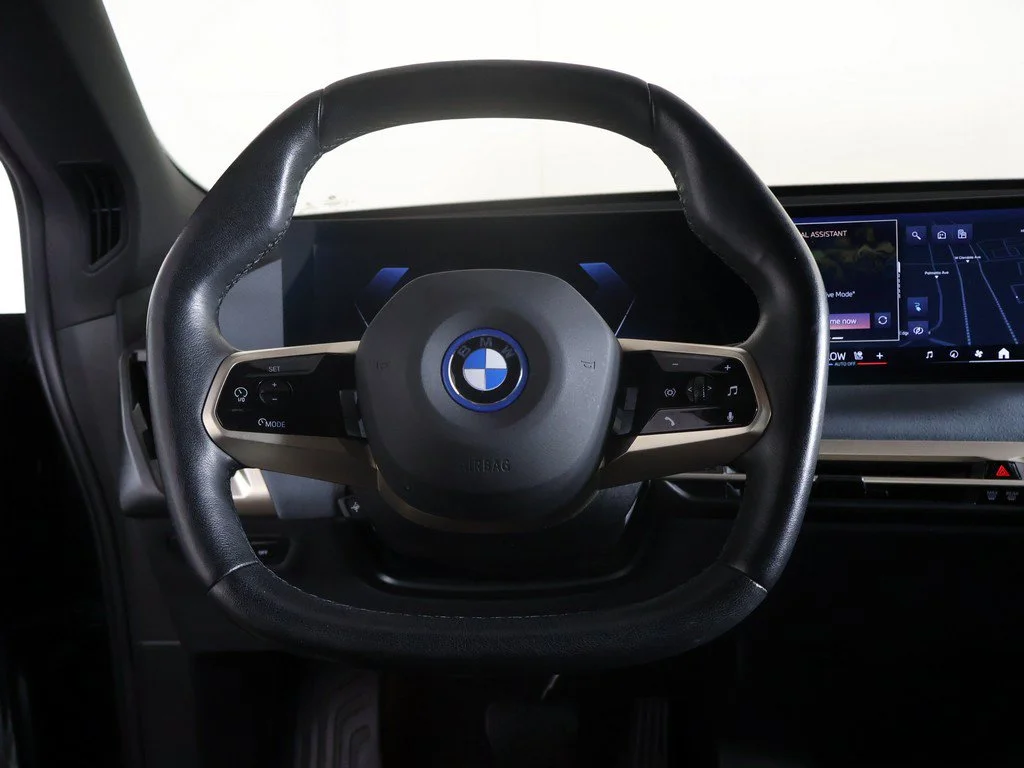 Used 2024 Black BMW xDrive50 image 37