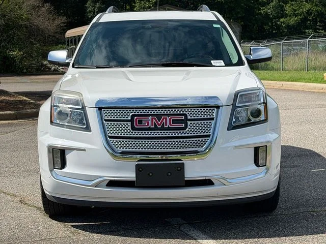 Used 2017 White GMC Denali image 36