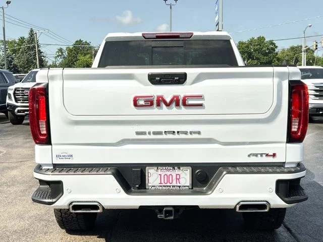 Used 2022 White GMC AT4 image 8