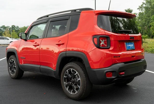Used 2023 Red Jeep Trailhawk image 8