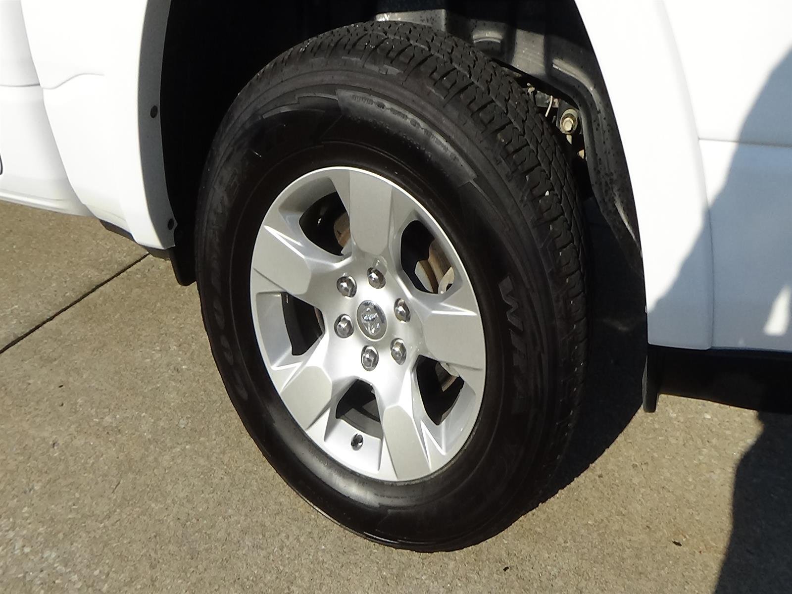 Used 2025 Bright White Clear Coat (pw7) RAM Big Horn image 8