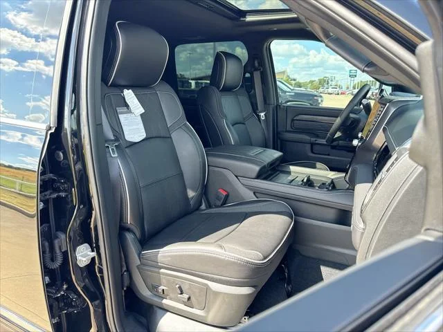 New 2026 Diamond Black Crystal Pearl-Coat Exterior Paint RAM Limited image 27
