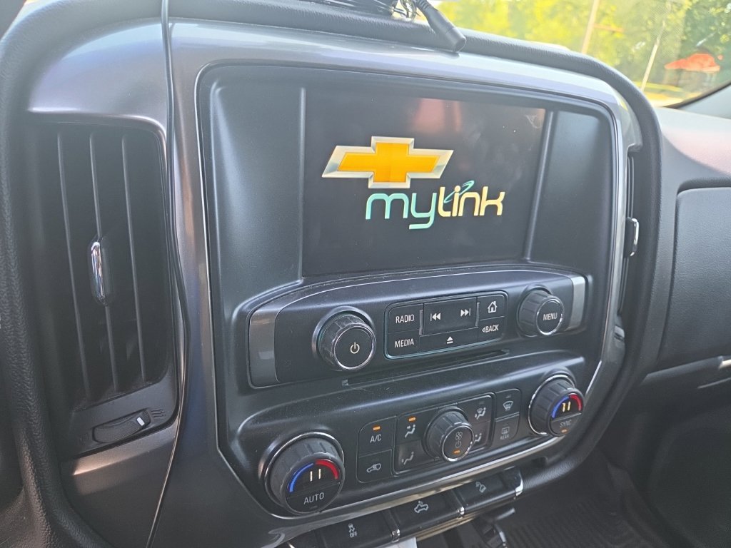 Used 2014 Silver Chevrolet LT image 7