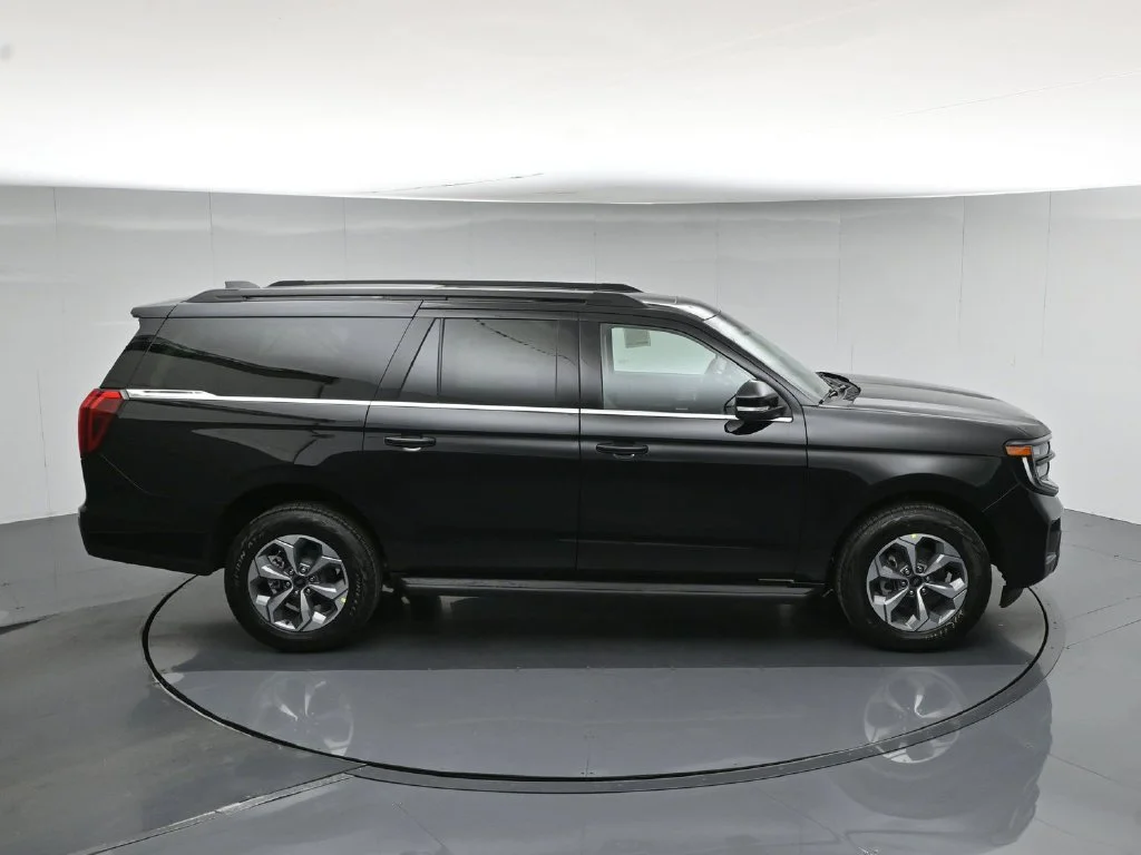 New 2027 Agate Black Metallic Ford Active image 43