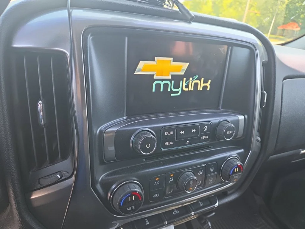 Used 2014 Silver Chevrolet LT image 7