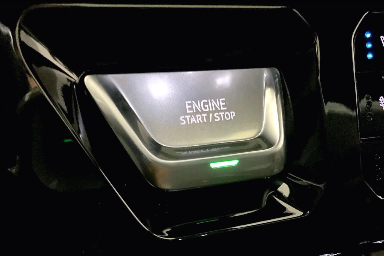 Used 2024 Sterling Metallic GMC AT4 image 33