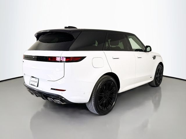 New 2026 Fuji White Land Rover Dynamic SE image 5
