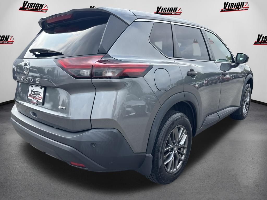 Used 2021 Gray Nissan S image 5