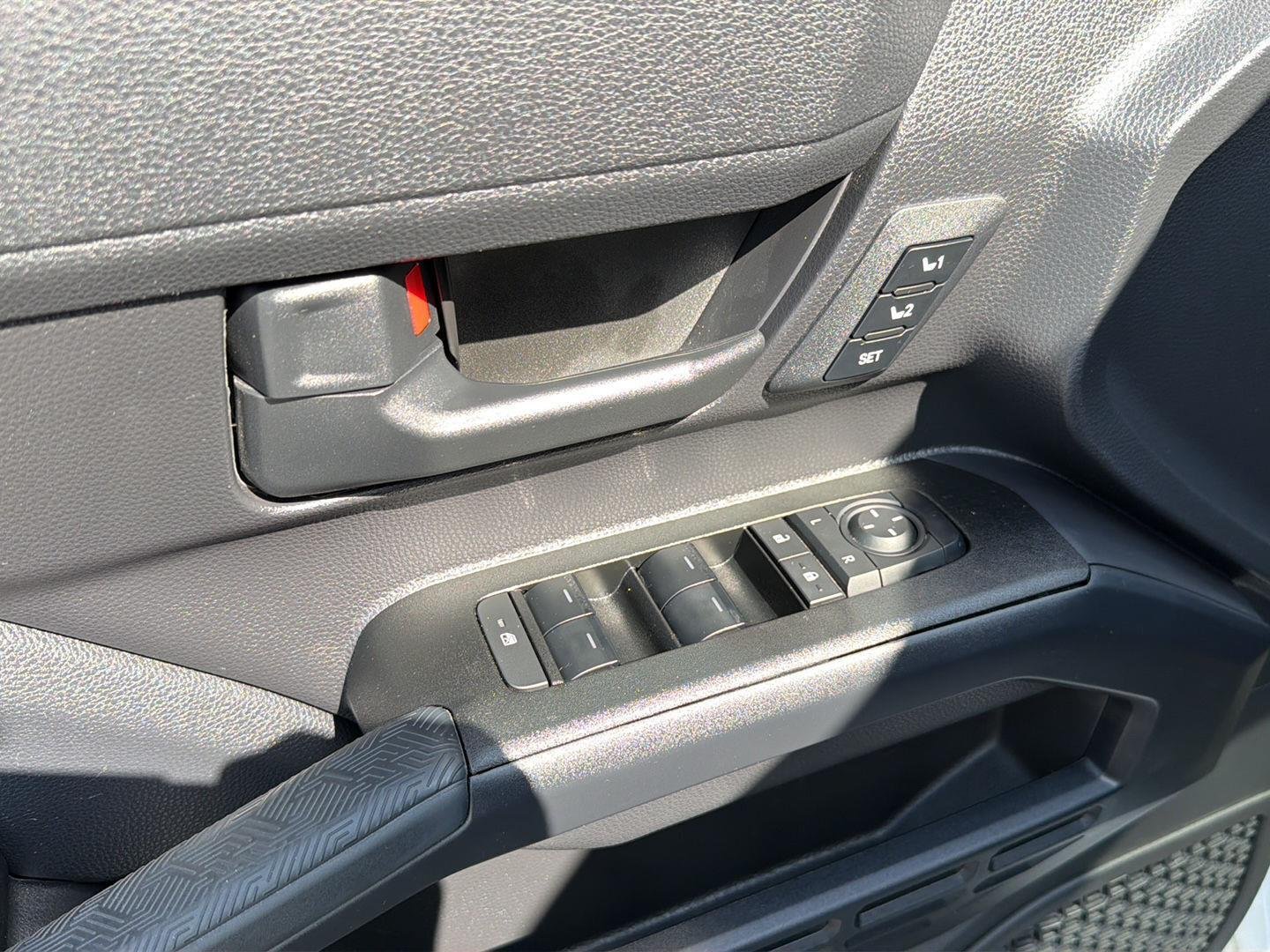 Used 2025 Ice Cap Toyota Hybrid Platinum image 34