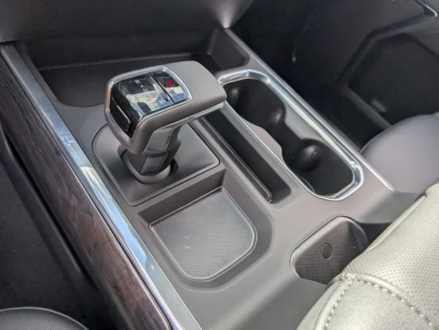 2025 Chevrolet Silverado 1500 LTZ - Photo 13