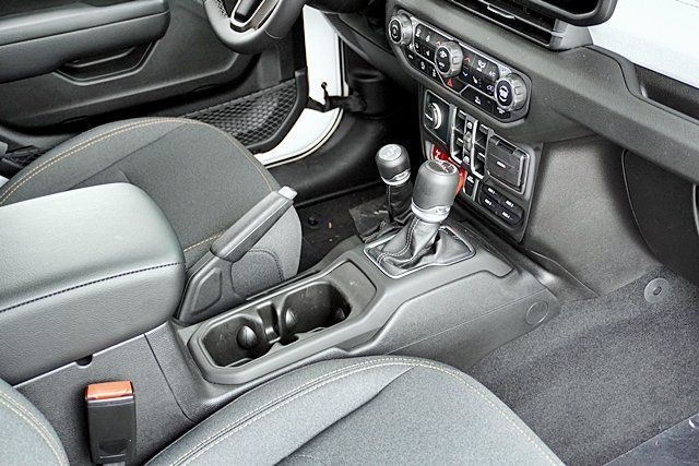 New 2025 Bright White Clear-Coat Exterior Paint Jeep Willys image 16