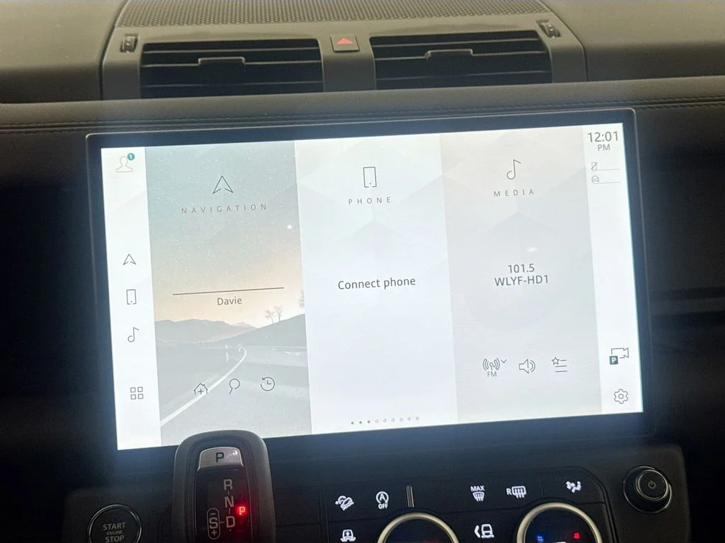 New 2026 Santorini Black Land Rover X-Dynamic SE image 14