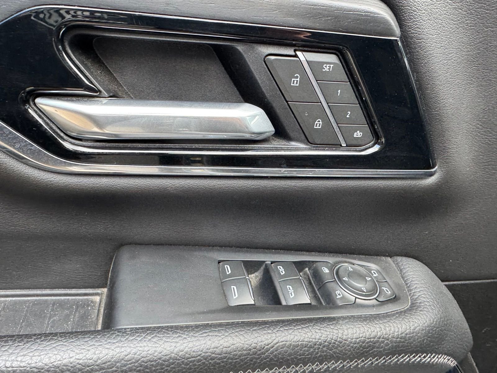 Used 2025 Silver GMC Denali image 11