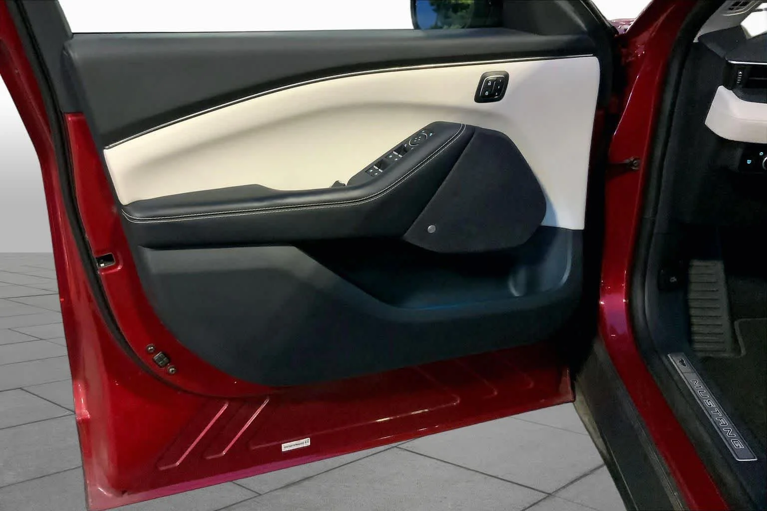 Used 2023 Rapid Red Metallic Tinted Clearcoat Ford Premium image 20