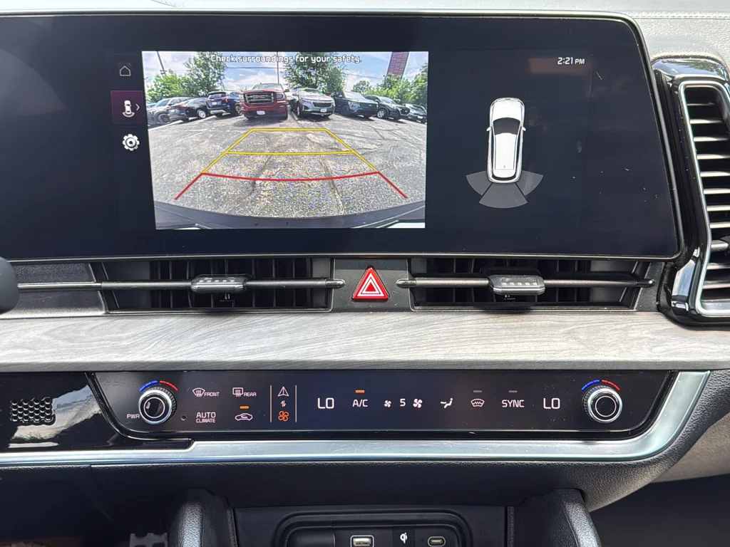 Used 2024 White Kia X-Pro image 23