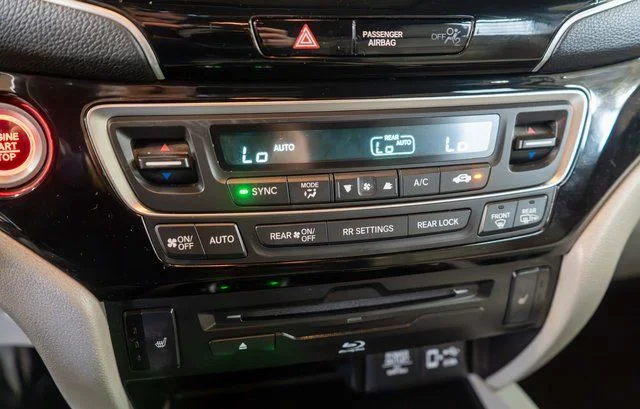 Used 2020 Gray Honda Touring image 37