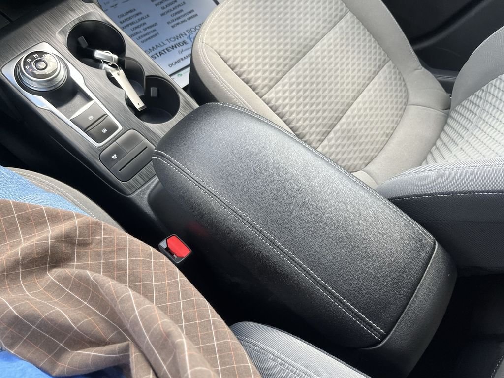 Used 2022 Blue Ford SE image 27