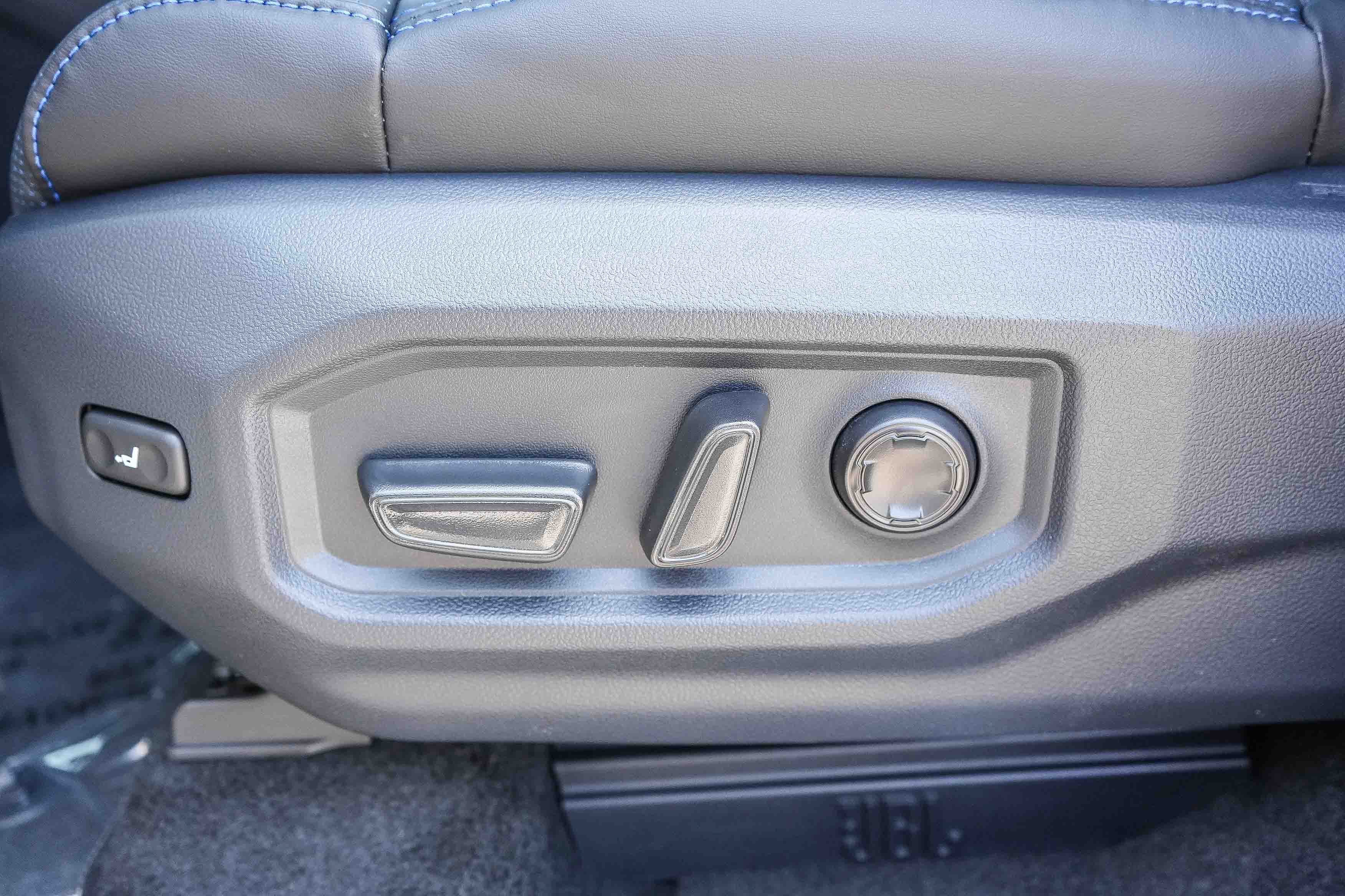 New 2026 Celestial Silver Metallic Toyota  Platinum image 24