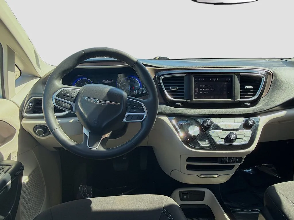Used 2023 White Chrysler LX image 20