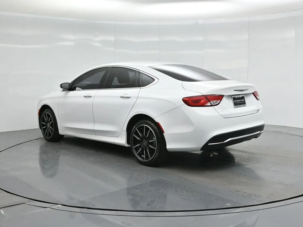 Used 2015 White Chrysler Limited image 6