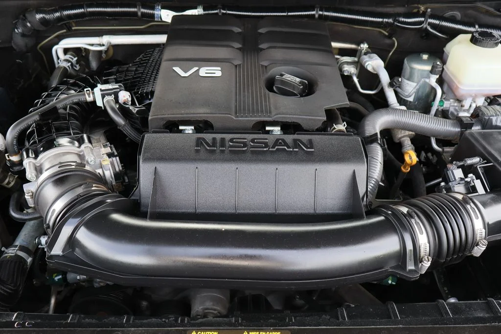 Used 2022 Black Nissan PRO-X image 30