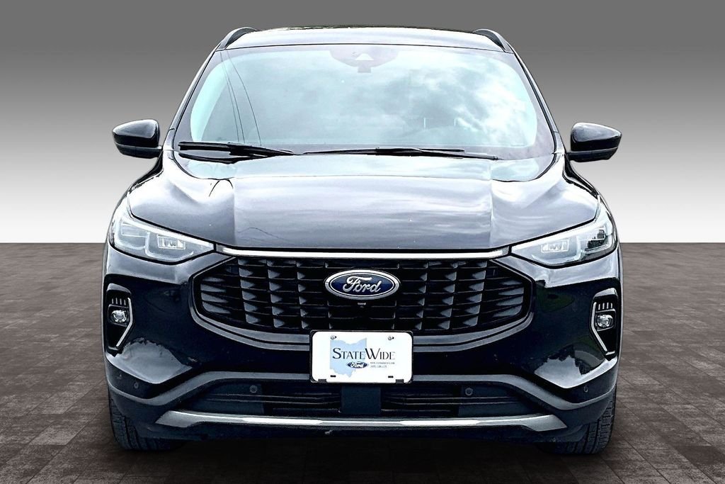Used 2023 Black Metallic Ford Platinum image 26