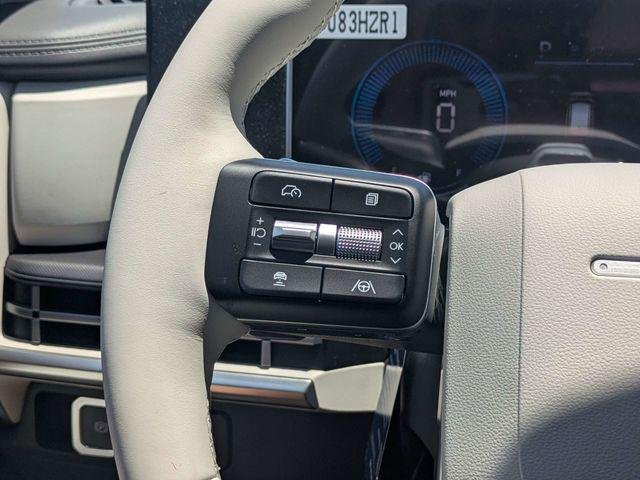 New 2026 White Hyundai SEL FWD image 24
