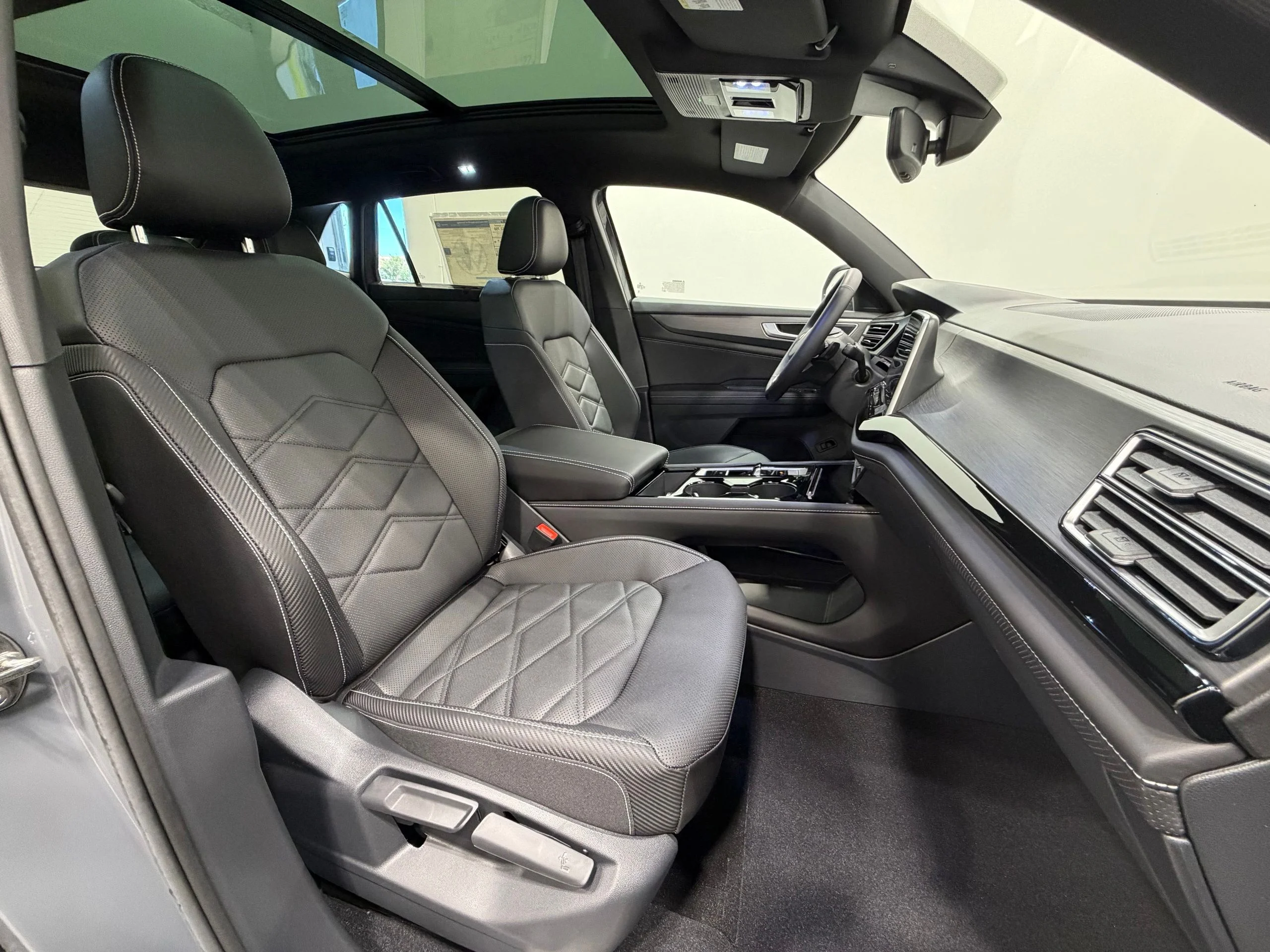 New 2026 Gray Volkswagen 2.0T SE w/Technology image 27