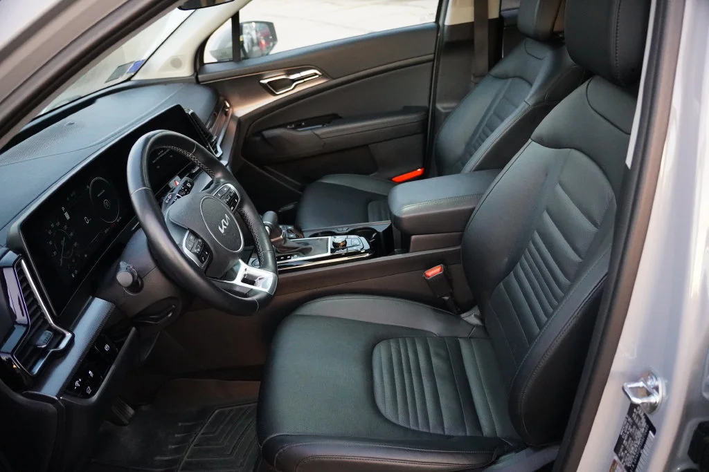 Used 2025 Wolf Gray Kia SX-Prestige image 4
