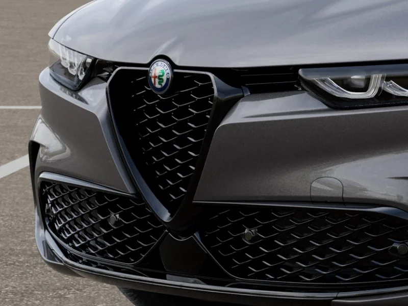 New 2025 Silver Alfa Romeo Base image 64