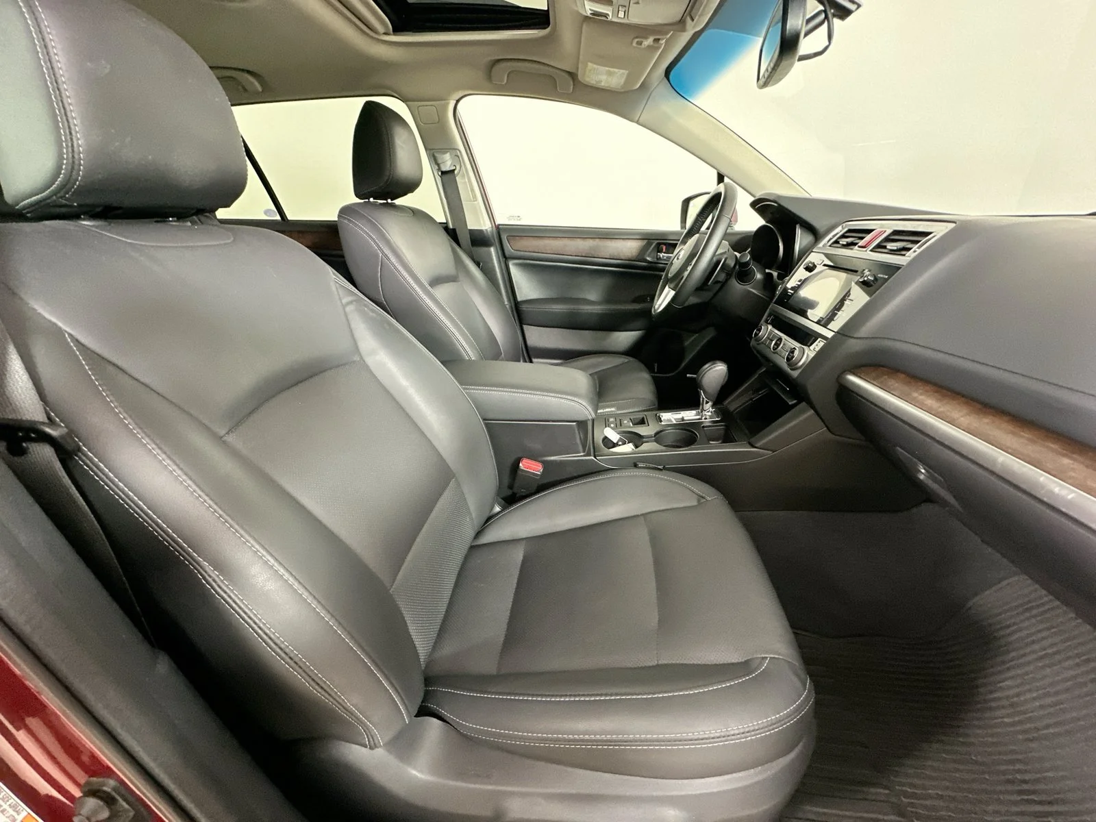 Used 2016 Red Subaru  image 44
