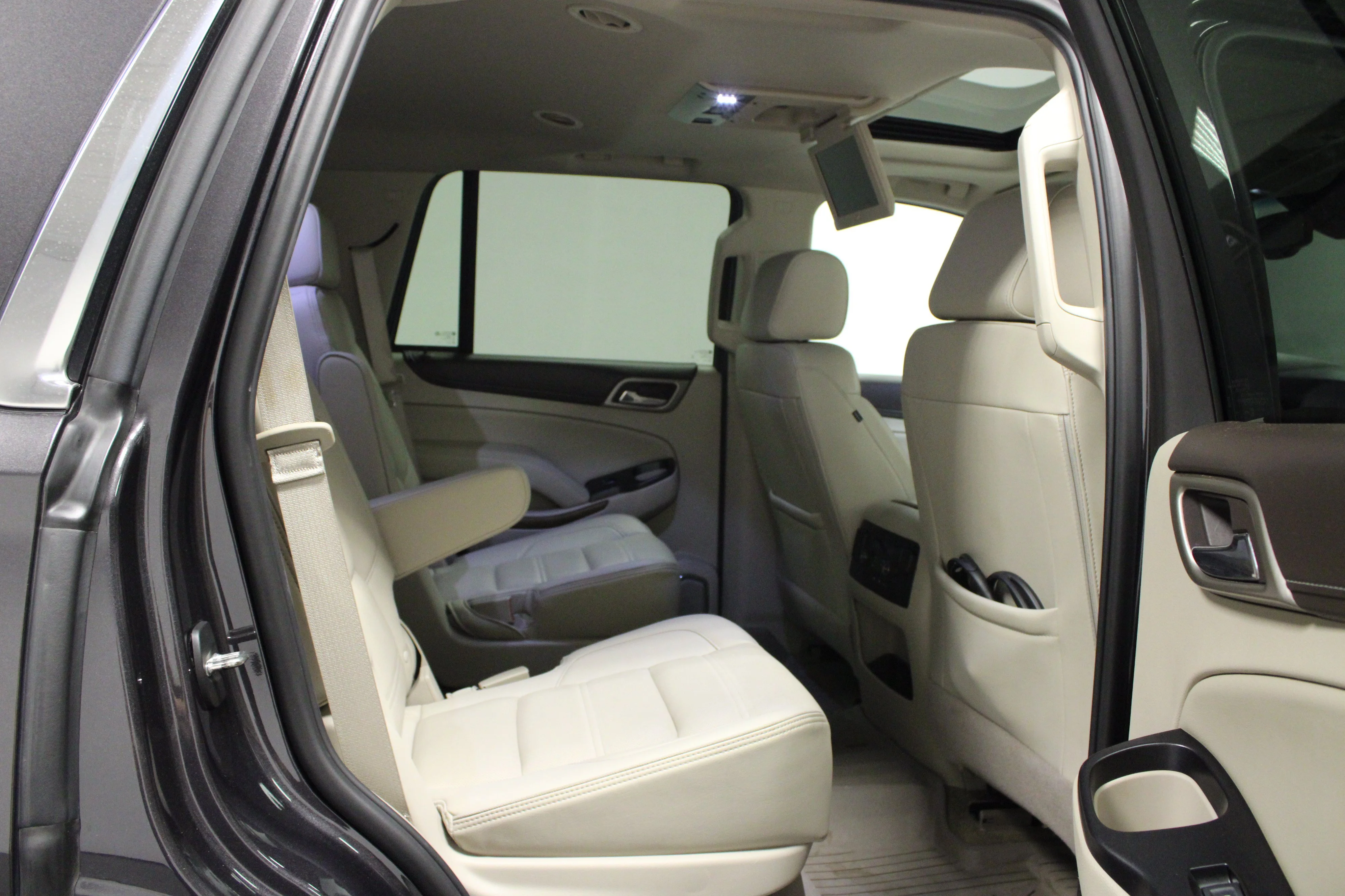 Used 2018 IRIDIUM METALLIC GMC Denali image 17