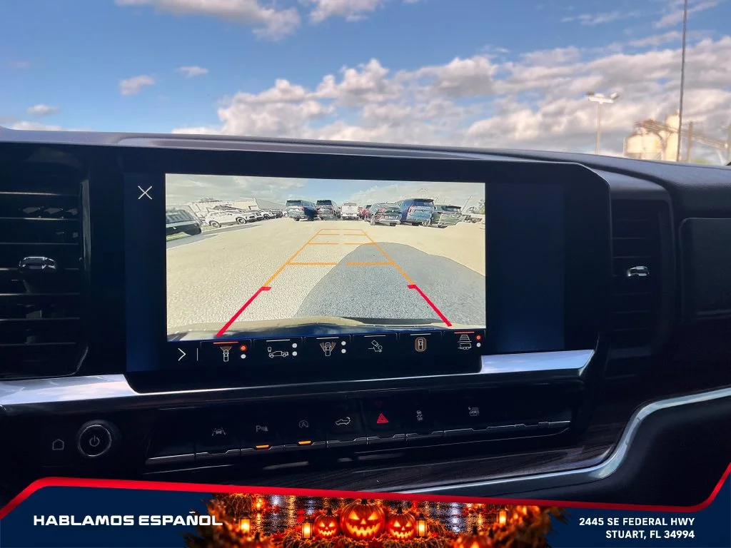 Used 2025 Summit White Chevrolet RST image 32