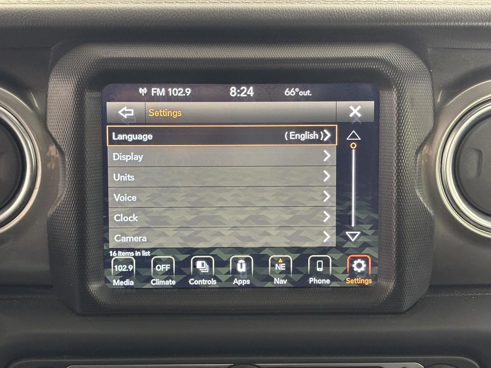 Used 2020 Billet Silver Metallic Jeep Sahara image 40