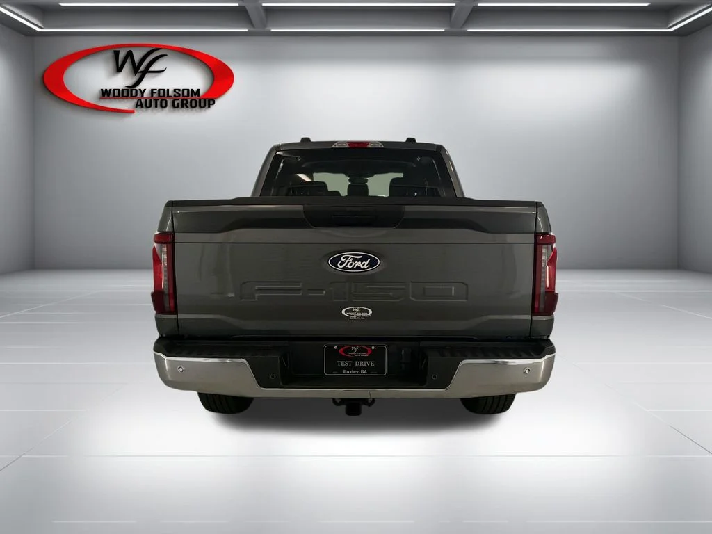 New 2026 Carbonized Gray Metallic Ford XLT image 7