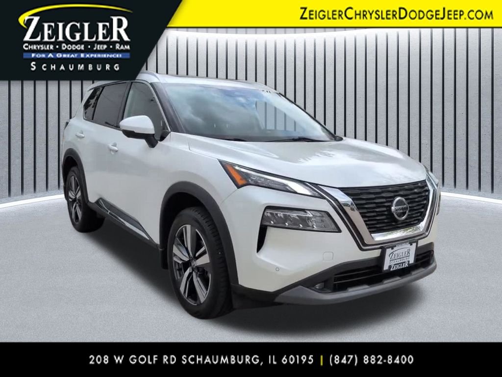 Used 2021 White Nissan SL image 1