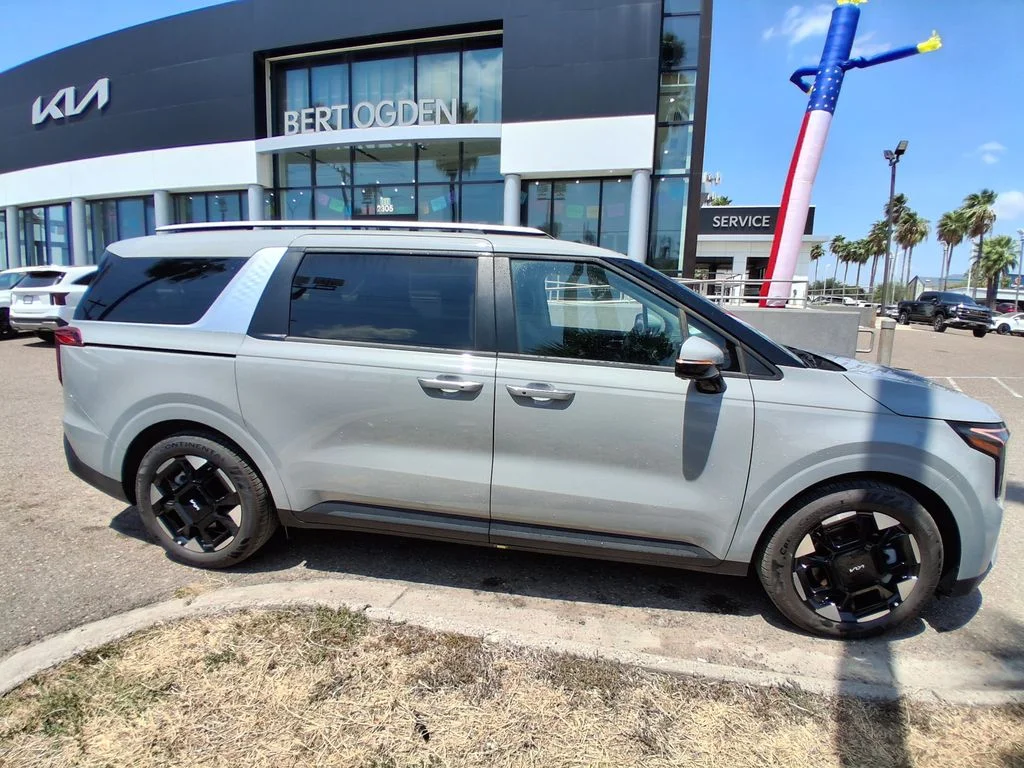 New 2027 White Kia EX image 4