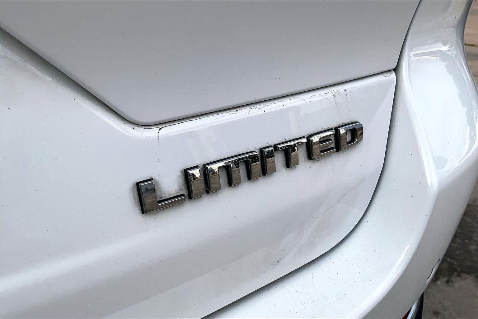 Used 2023 Bright White Clearcoat Jeep Limited image 10